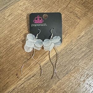 NWT - Paparazzi Acrylic Seashell Earrings